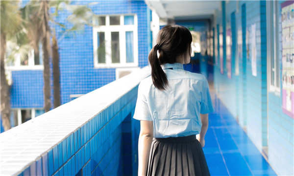 泸定如何找到一个可以帮助我生孩子的女人？